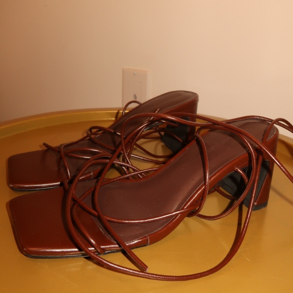 Brown kitten heels size 5